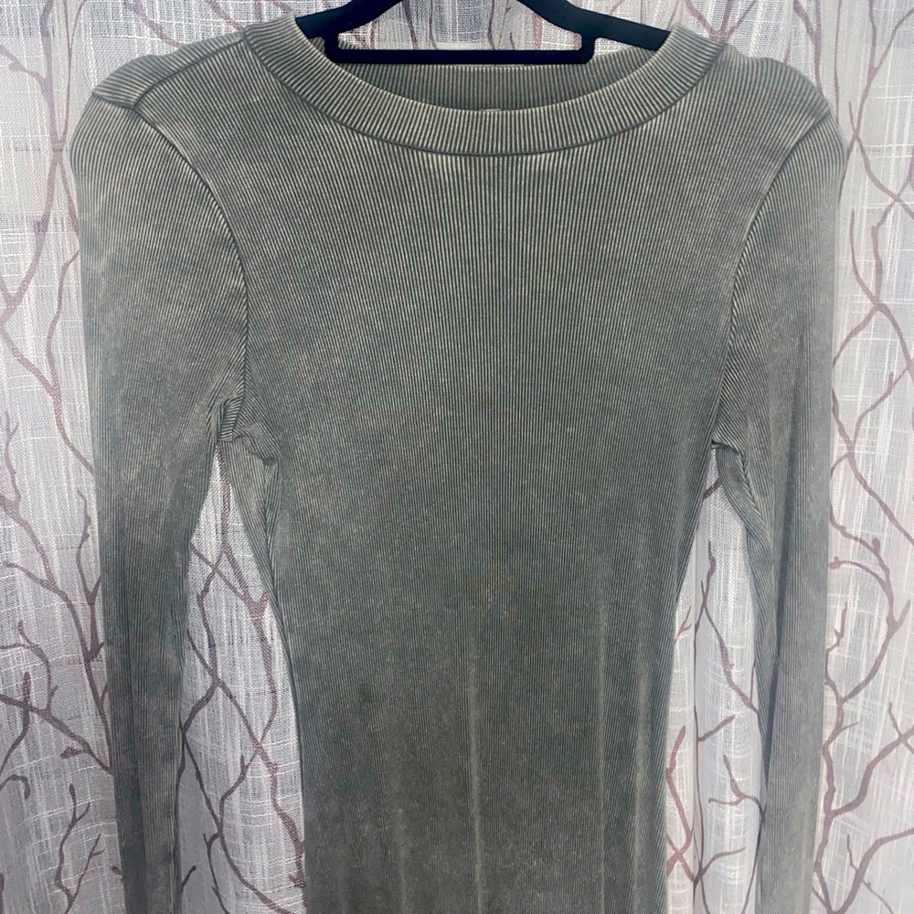 Ribbed gray long sleeve dress